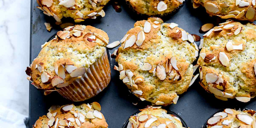 Felcsiki Tünde-féle mákos-narancsos muffin bazsalikomos eperpürével